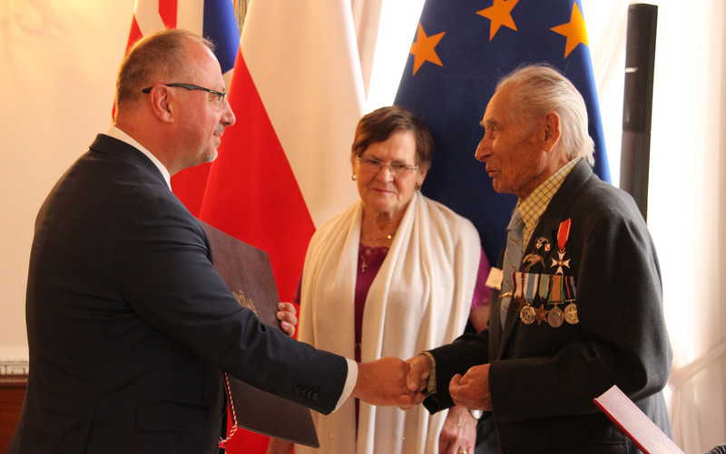 Londyn: Prezydent awansował weterana Jana Stangreciuka na stopień podporucznika  
