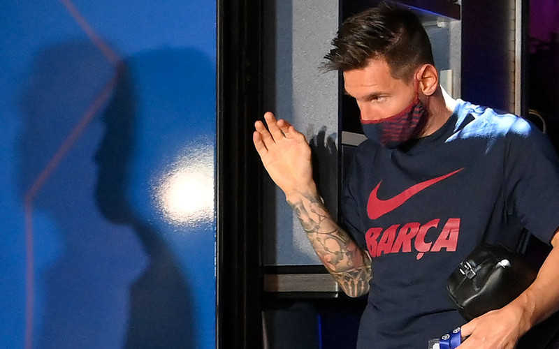 Barcelona star Lionel Messi wants to join Man City