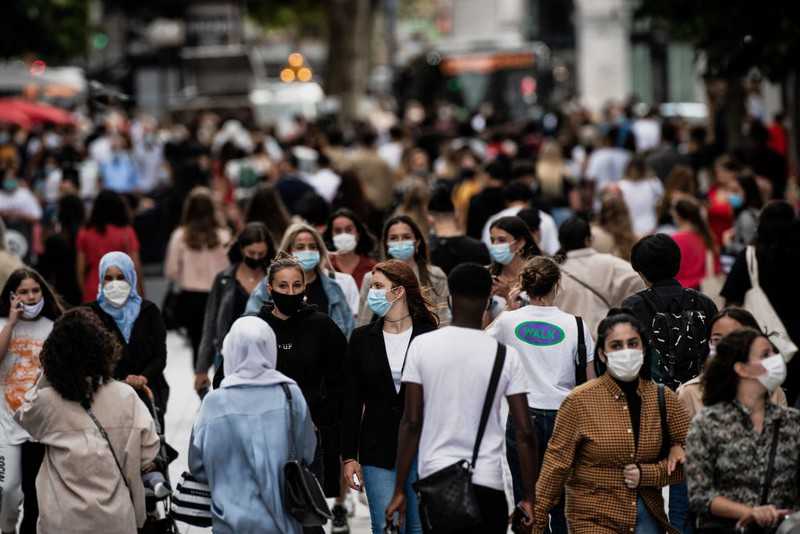 France: Compulsory face masks at work from now on