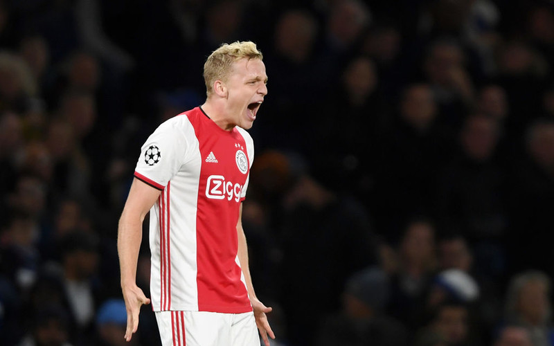 Oficjalnie: Van de Beek przeszedł do Manchesteru United 