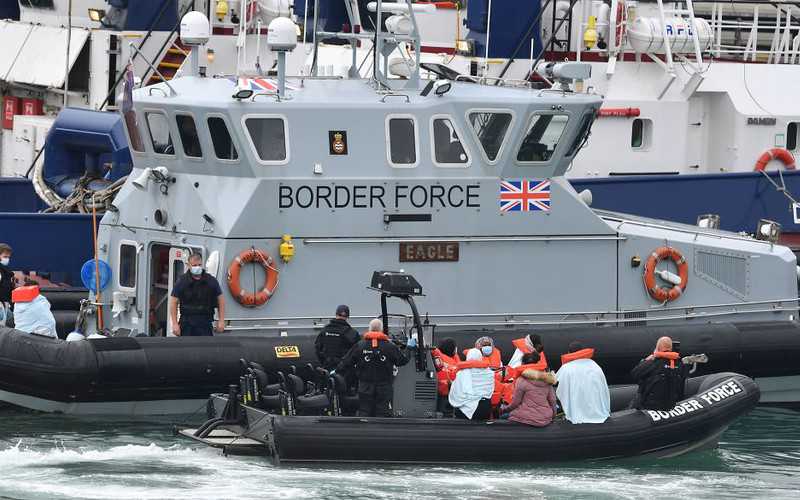 A record number of 409 immigrants were detained on the English Channel