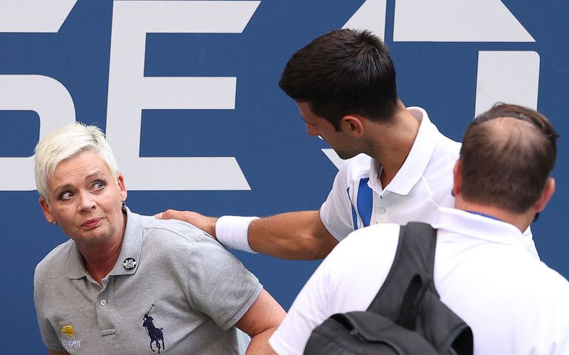 US Open: Djokovic zdyskwalifikowany. Trafił piłką arbiter liniową