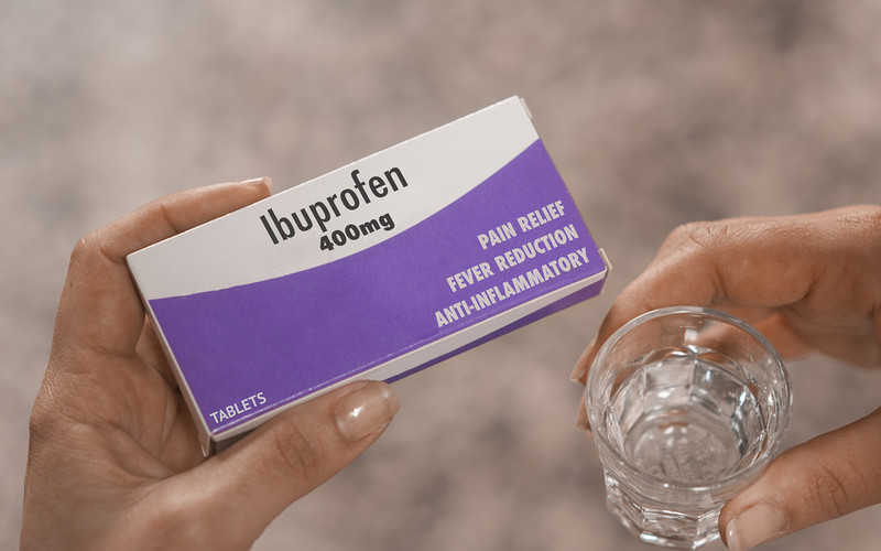 Ibuprofen "nie pogarsza" stanu chorych na Covid-19