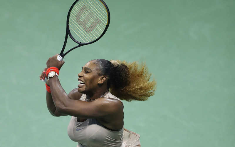 Serena Williams upset by Victoria Azarenka at US Open