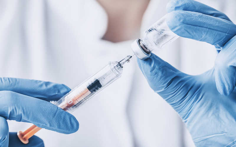 Brytyjska szczepionka "może być gotowa jeszcze w tym roku"