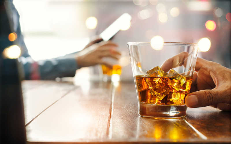 Lekarze ostrzegają: Coraz większe spożycie alkoholu w Anglii