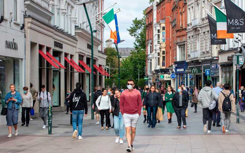 Irlandia: Rząd podniósł zagrożenie wirusowe w Dublinie i ogłosił dodatkowe restrykcje