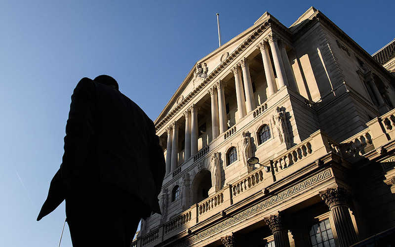 Szef Banku Anglii sugeruje, by nie kończyć programu subsydiowania pensji