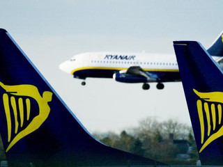 28 tys. funtów dla pasażera Ryanaira, któremu obsługa poparzyła genitalia