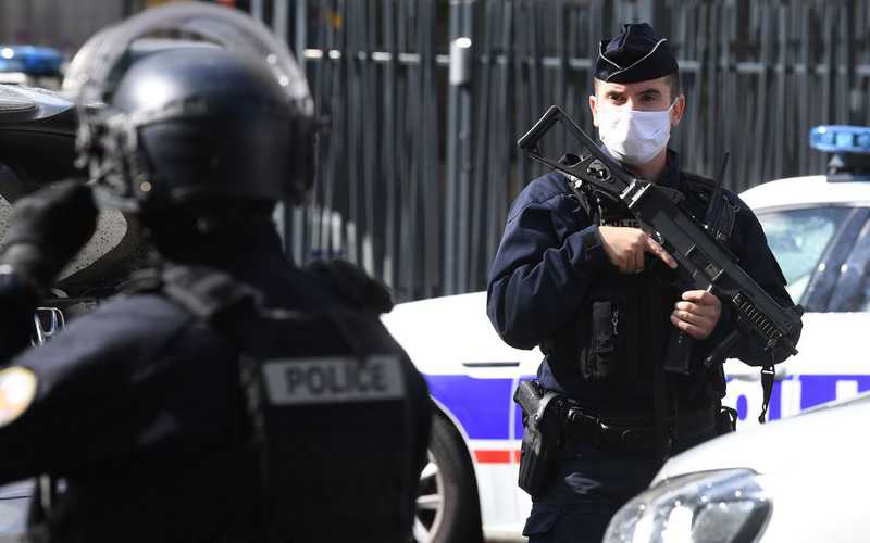 Francja: Atak nożownika w centrum Paryża. Domniemany napastnik zatrzymany
