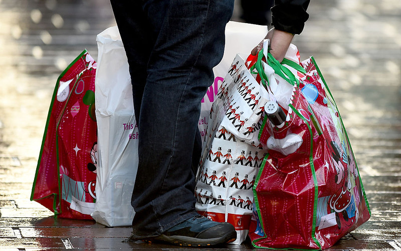 Brytyjskie sklepy apelują o wcześniejsze robienie zakupów na święta