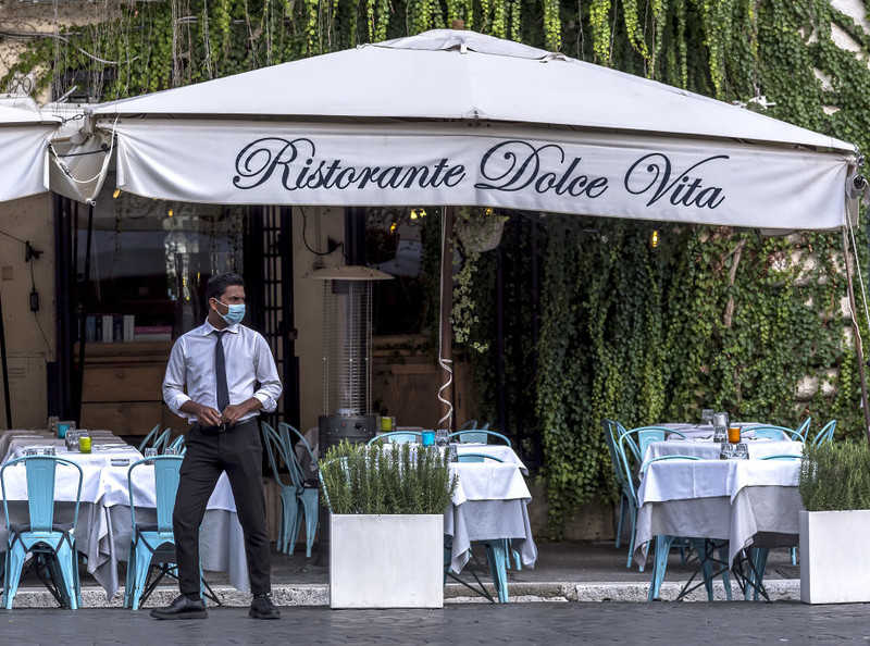 Większość Włochów już nie chodzi do restauracji