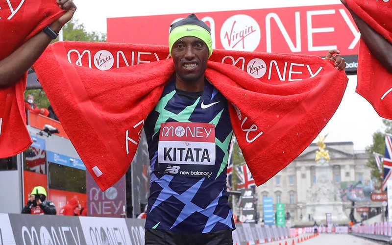 London Marathon: Kitata and Kosgei win as blocked ear foils Kipchoge
