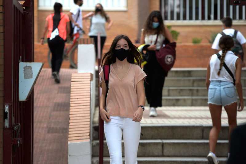 Spain: Over 100,000 of students are not going to school because of the coronavirus