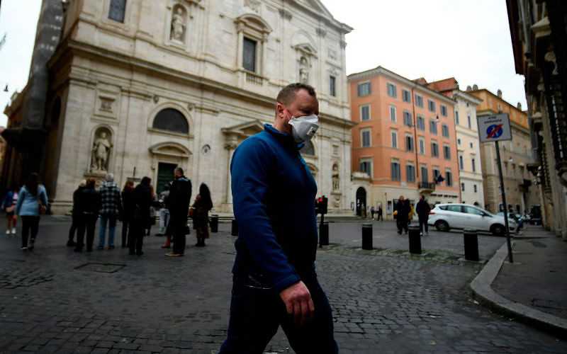 Włochy: Maseczki trzeba będzie nosić prawie wszędzie