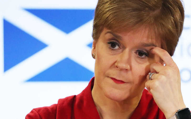 Covid in Scotland: Nicola Sturgeon 'not proposing return to full lockdown'