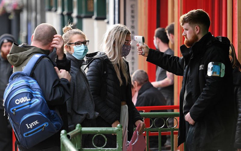 Kolejny rekord zakażeń UK. Ponad 14,5 tys. przypadków Covid-19