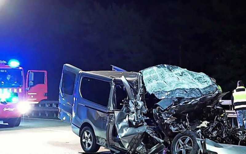 Niemcy: Pięcioro Polaków zginęło w wypadku busa na autostradzie A1