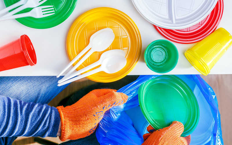 Canada to ban single-use plastics by end of 2021