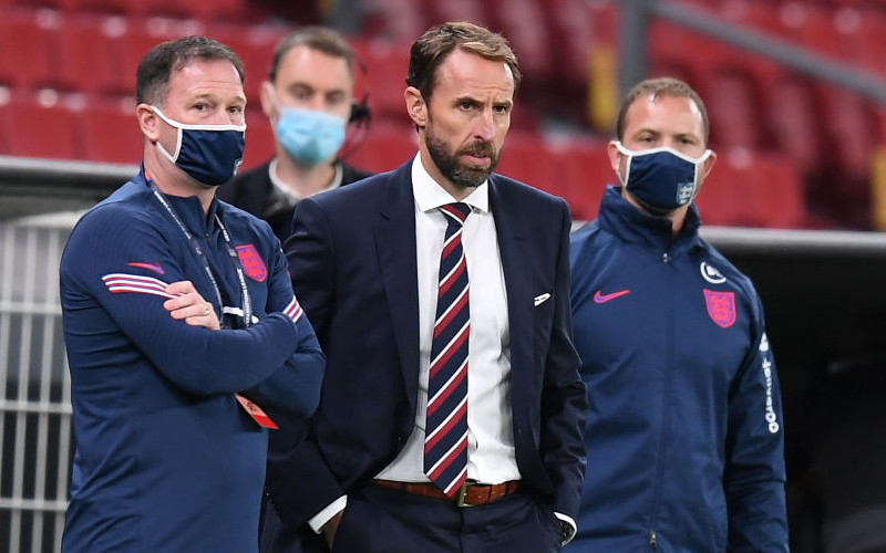 Trzech piłkarzy reprezentacji Anglii złamało restrykcje i nie zagra z Walią 