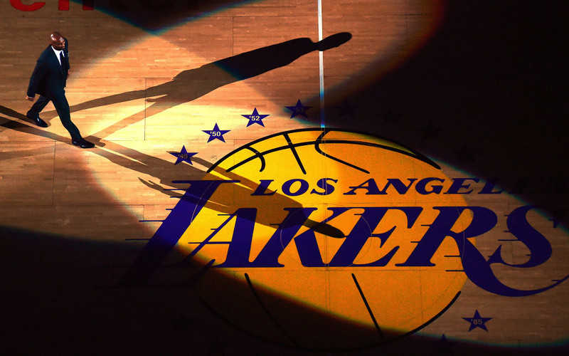 NBA: Lakers chcą grać w czarnych koszulkach, aby oddać hołd Bryantowi 