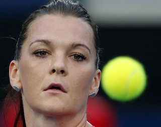 Agnieszka Radwanska will play Sara Errani in the final of the show tournament