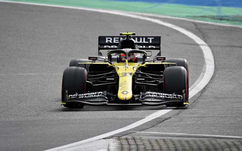 Two Renault team members test positive for Covid-19