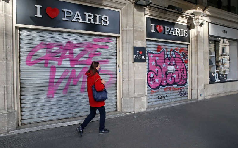Francja: Stan zagrożenia epidemicznego od północy z piątku na sobotę