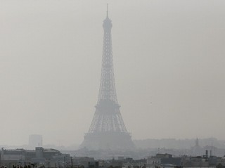 Paryż walczy ze smogiem