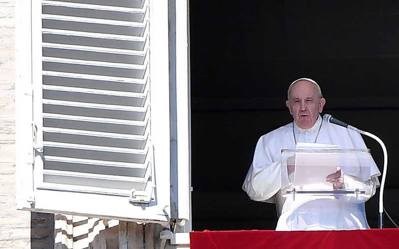 Pope Francis urges you to pay taxes. "It's a civic duty"