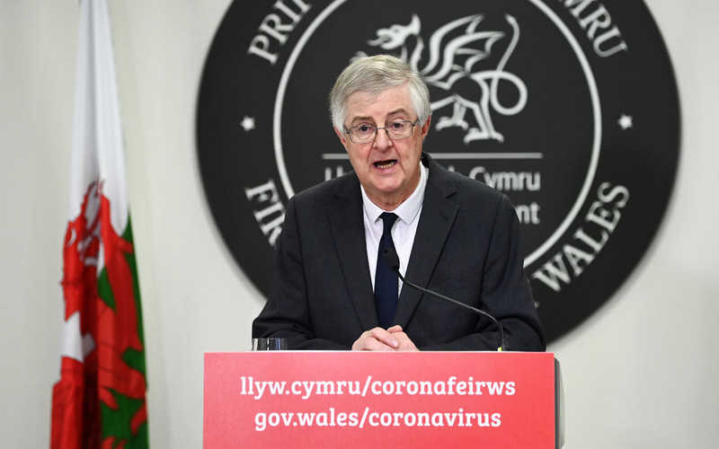 Wales told to stay home in circuit-breaker lockdown