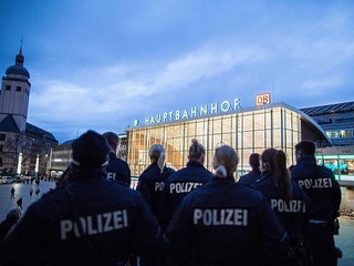 Niemiecka policja zidentyfikowała 16 sprawców napaści na kobiety w Kolonii