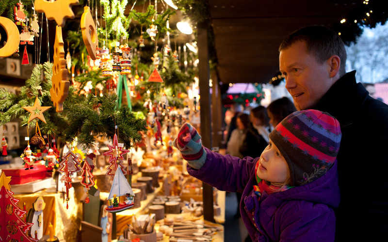 UK cities plan Covid-safe festivities as Christmas markets are cancelled