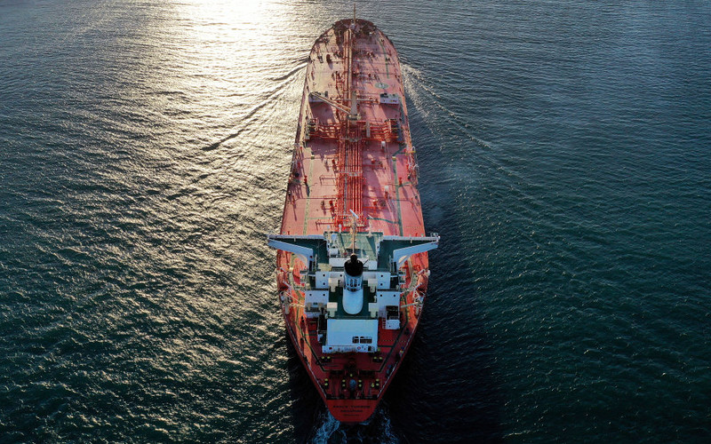 UK 'SBS' special forces storm tanker and detain stowaways in Channel