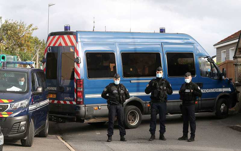 Francja: Policja zastrzeliła uzbrojonego mężczyznę, który groził przechodniom