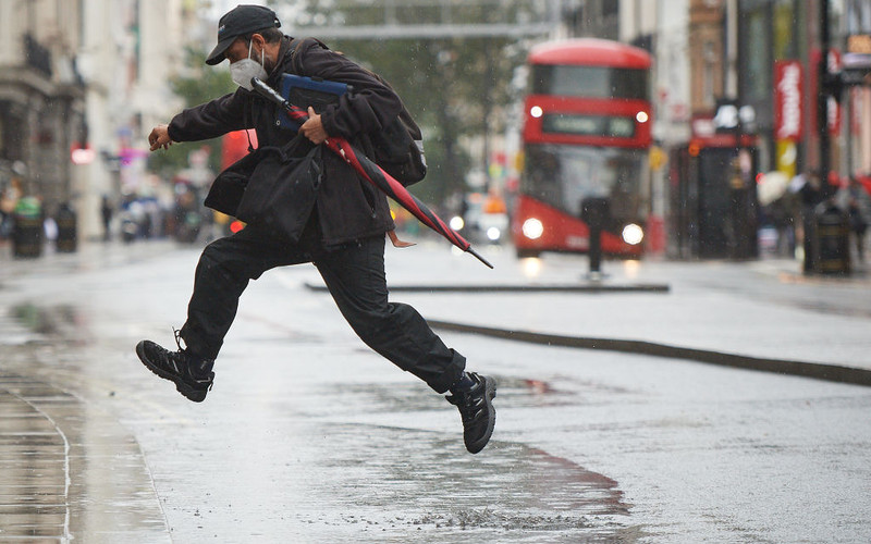 UK weather: Met Office warning in place as rain and wind sweeps across country