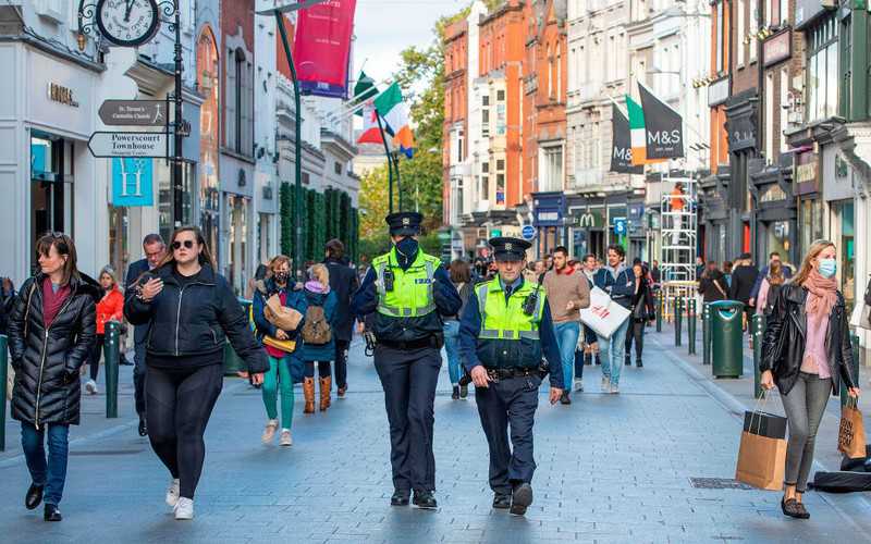 Irlandia: Po raz pierwszy od sierpnia tempo rozszerzania się epidemii spadło