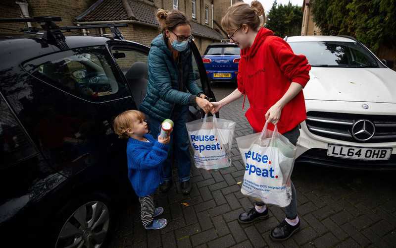 "The Guardian": "New Hungry" use food banks