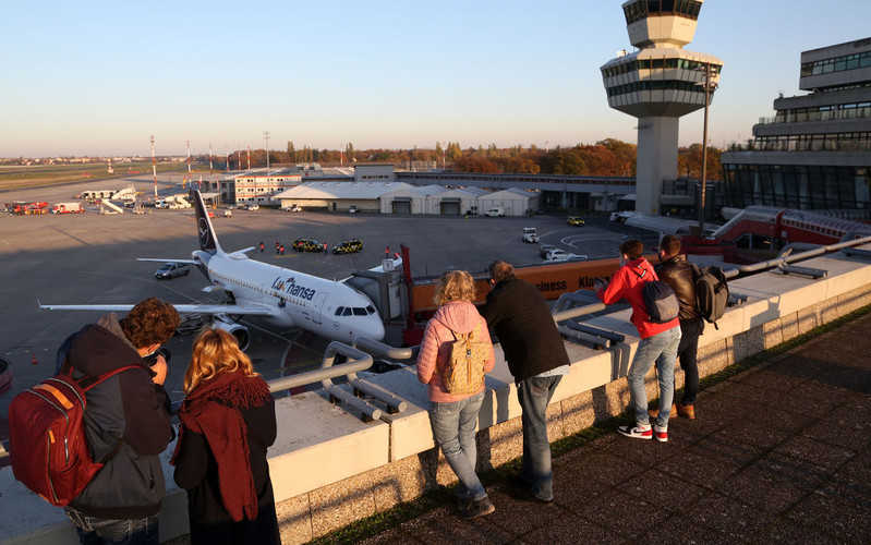 Berlińczycy żegnają się z kultowym lotniskiem