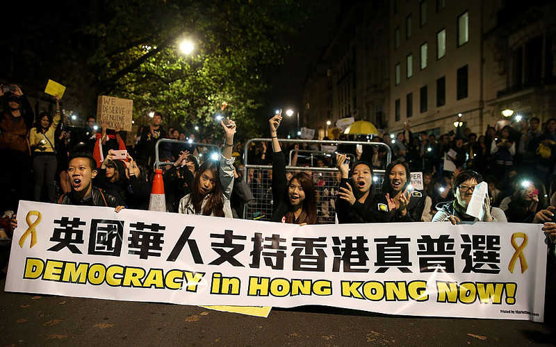 Chiński ambasador w UK wezwany "na dywanik". "Chiny naruszają zobowiązania ws. Hongkongu"