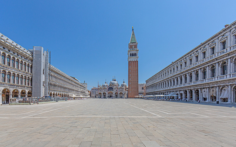 Włochy: W Wenecji Euganejskiej zakaz spacerów po starówkach w miastach