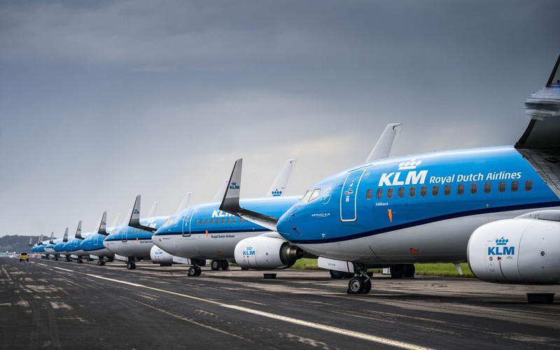 KLM cuts winter capacity after loss