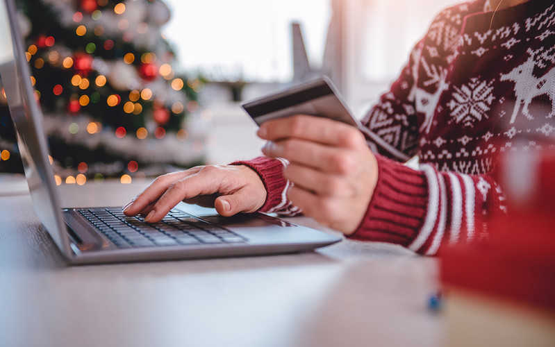 Poles stay at home and shop online. Couriers may not make it before Christmas