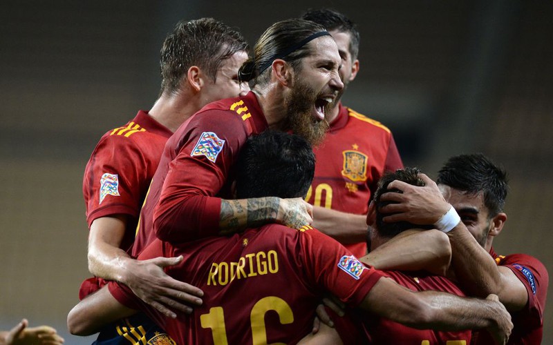 Sublime Spain touch perfection in historic rout of Germany