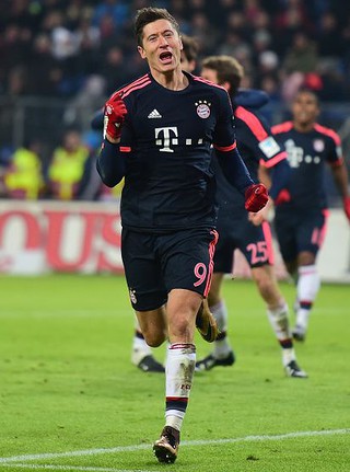 Dwa gole Lewandowskiego dały zwycięstwo Bayernowi