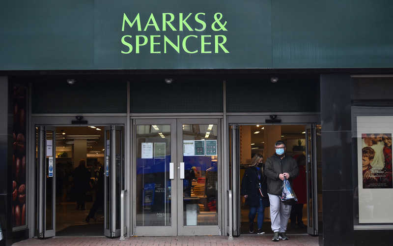 Marks & Spencer stores to stay open until midnight in run-up to Christmas