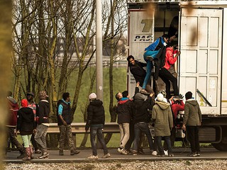 Kryzysowa sytuacja w Calais. Władze apelują o pomoc wojska
