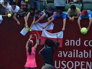 Agnieszka Radwanska surges into Australian Open semi-finals