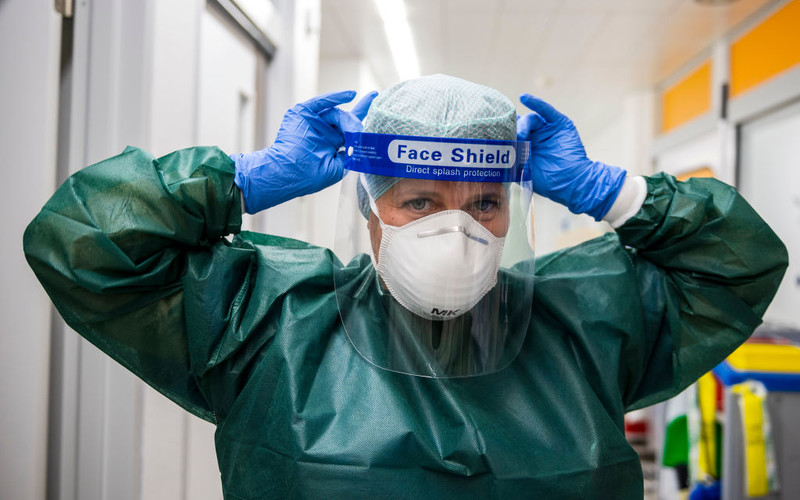 Germany is planning further restrictions. "Hospitals are full, mortality is rising"