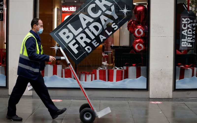 Black Friday: Jak sklepy w UK nabierają klientów?